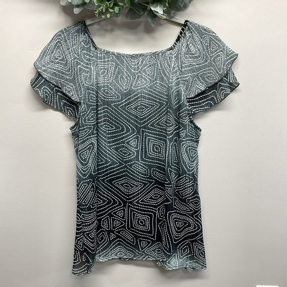 Dressbarn Layered Flutter Sleeve V-Neck Blouse Geometric Print L - Picture 2 of 13